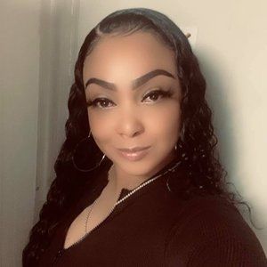 Meet your Posher, Alicia